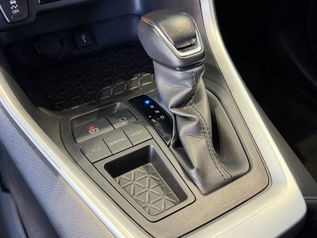 Certified 2022 Toyota RAV4 XLE Premium FWD image 28