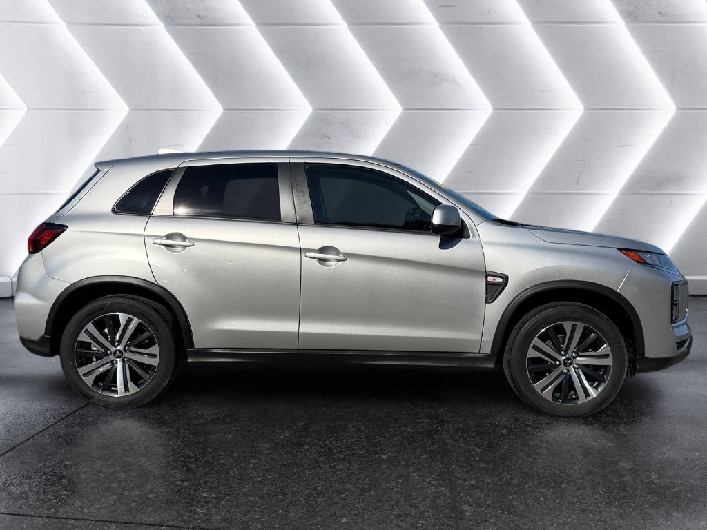 Used 2025 Mitsubishi Outlander Sport AWD image 7