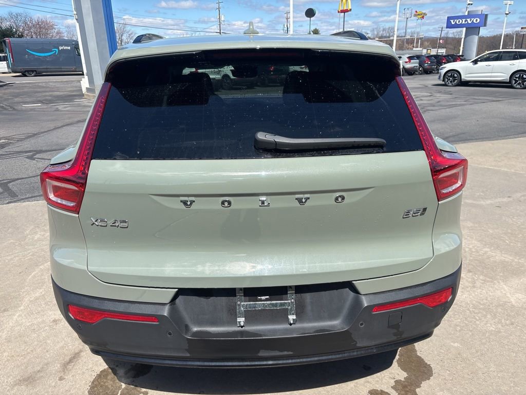 Used 2025 Volvo XC40 B5 Ultra w/ Protection Package Premier image 7