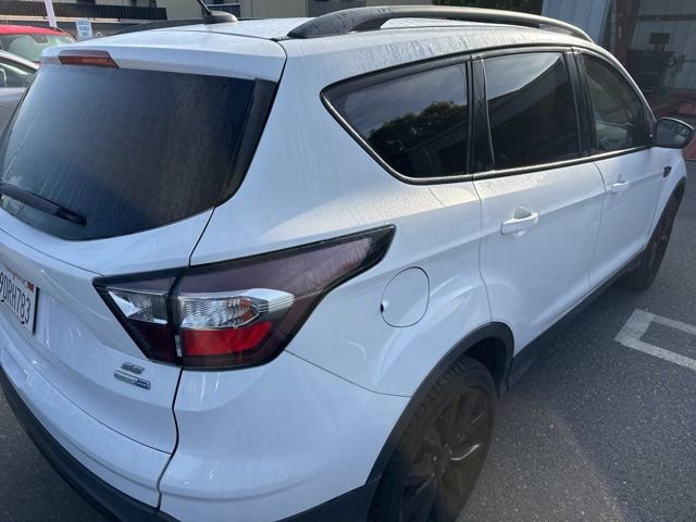 Used 2018 Ford Escape SE w/ SE Sport Appearance Package AWD/4WD image 7