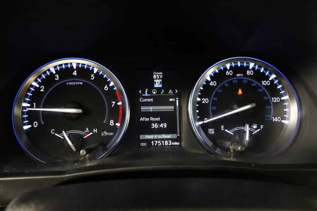 Used 2015 Toyota Highlander Limited image 32