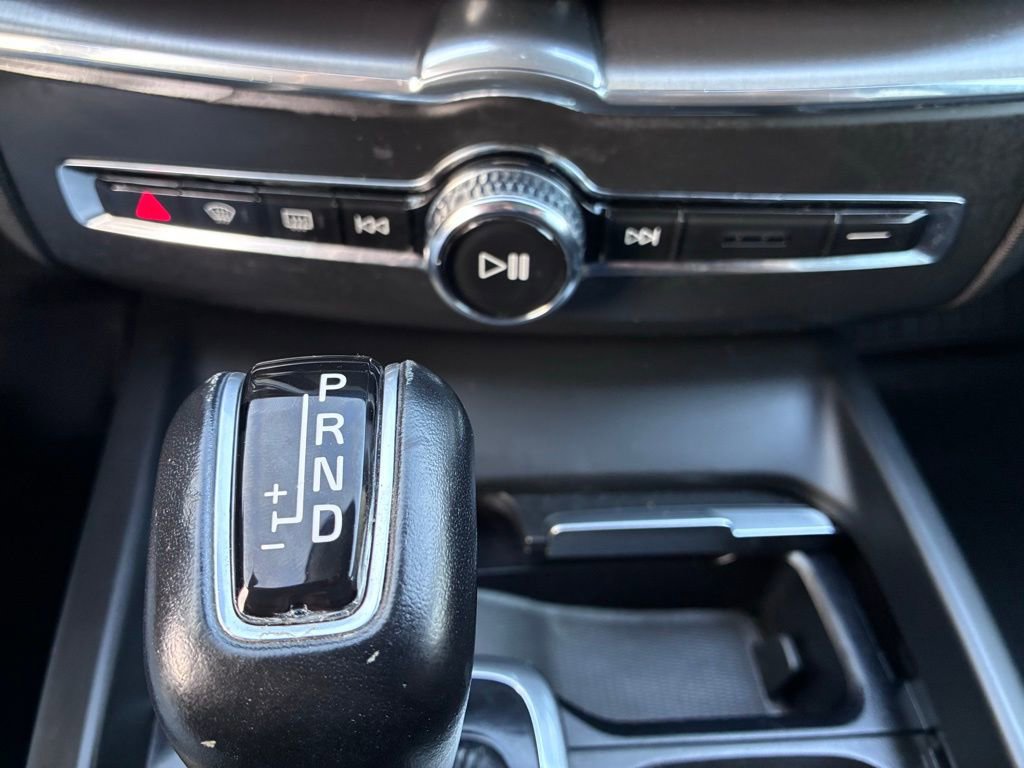 Used 2019 Volvo XC60 T6 Momentum w/ Premium Package image 33