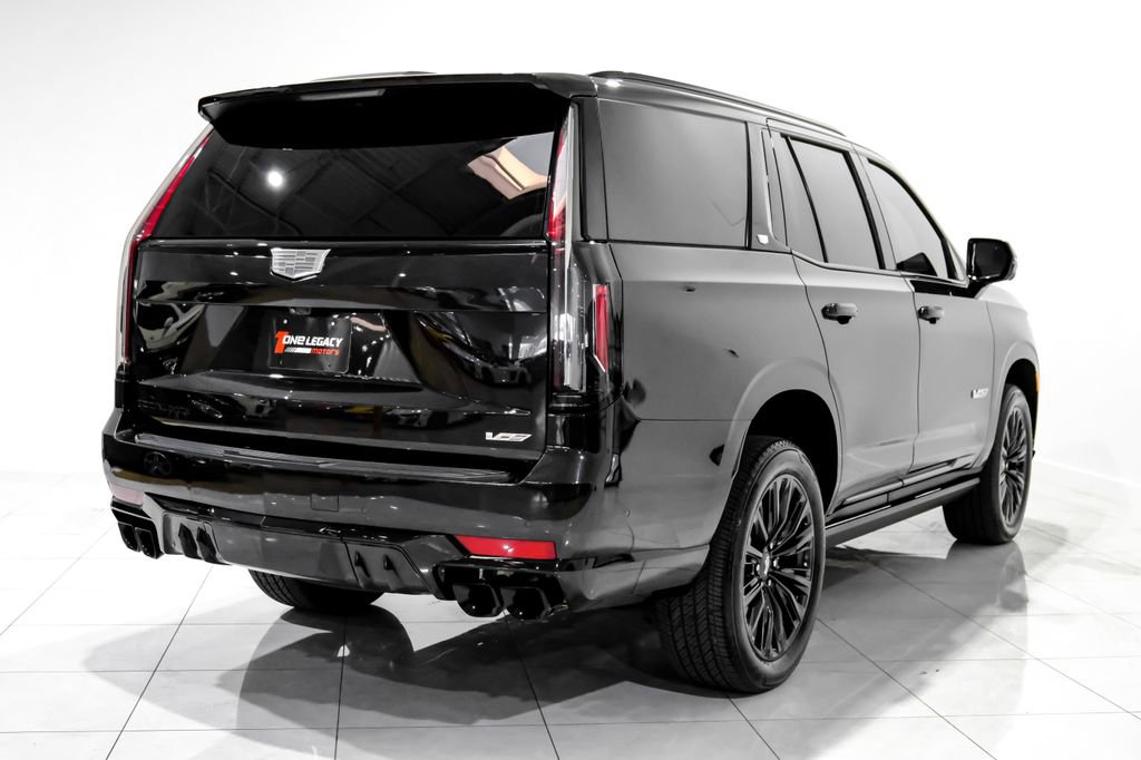 Used 2024 Cadillac Escalade V w/ LPO, ONYX Package image 5