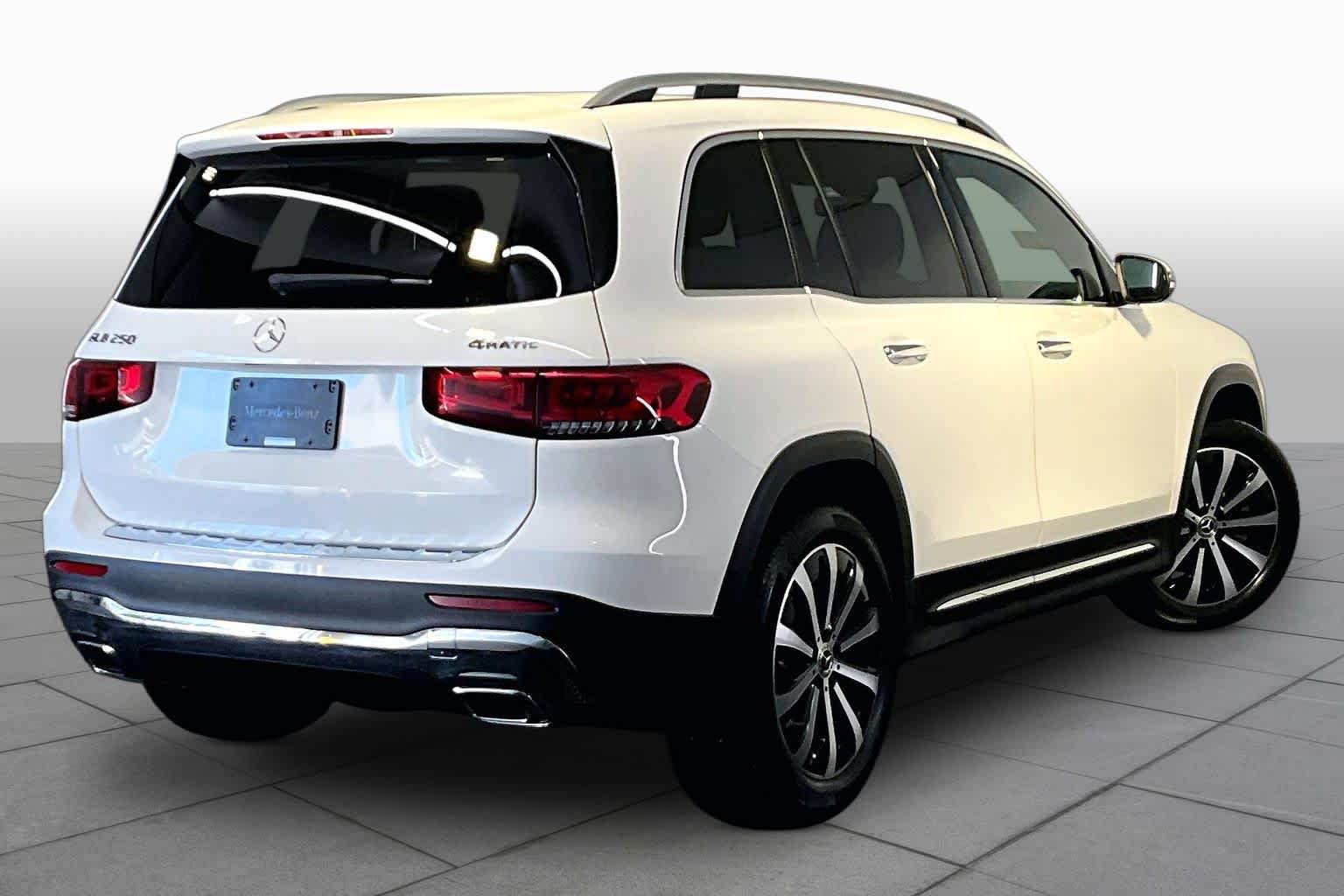 Used 2023 Mercedes-Benz GLB 250 4MATIC image 13