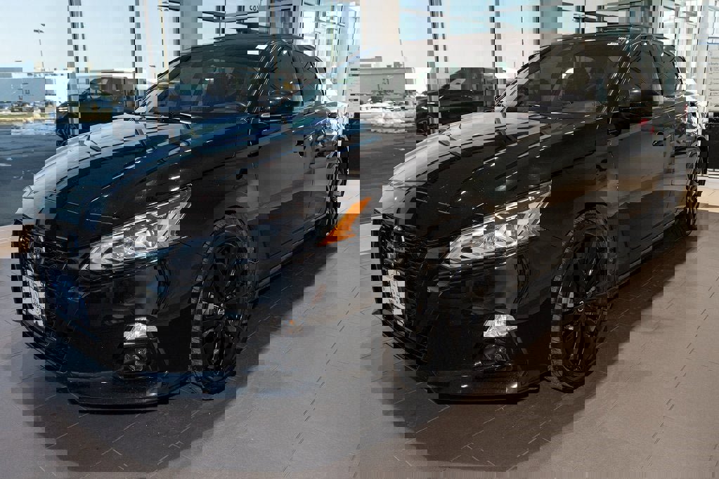 Used 2022 Nissan Altima 2.5 SR w/ Midnight Edition Package image 3