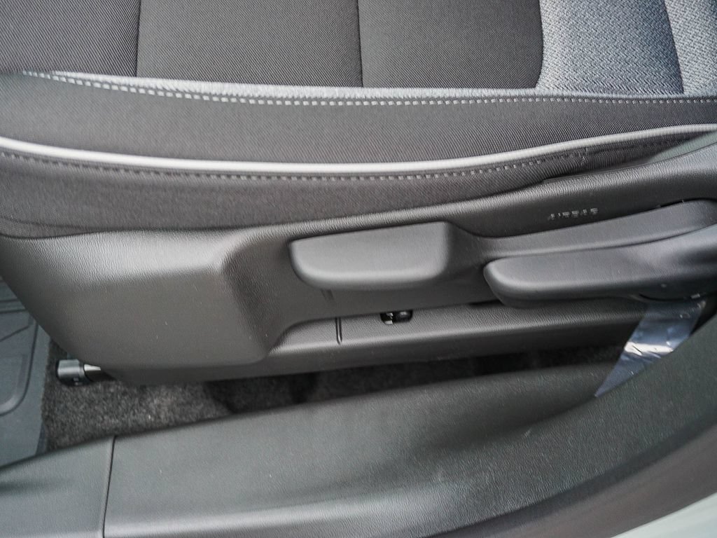 New 2026 Chevrolet TrailBlazer LT w/ LT Cold Weather Package FWD image 19