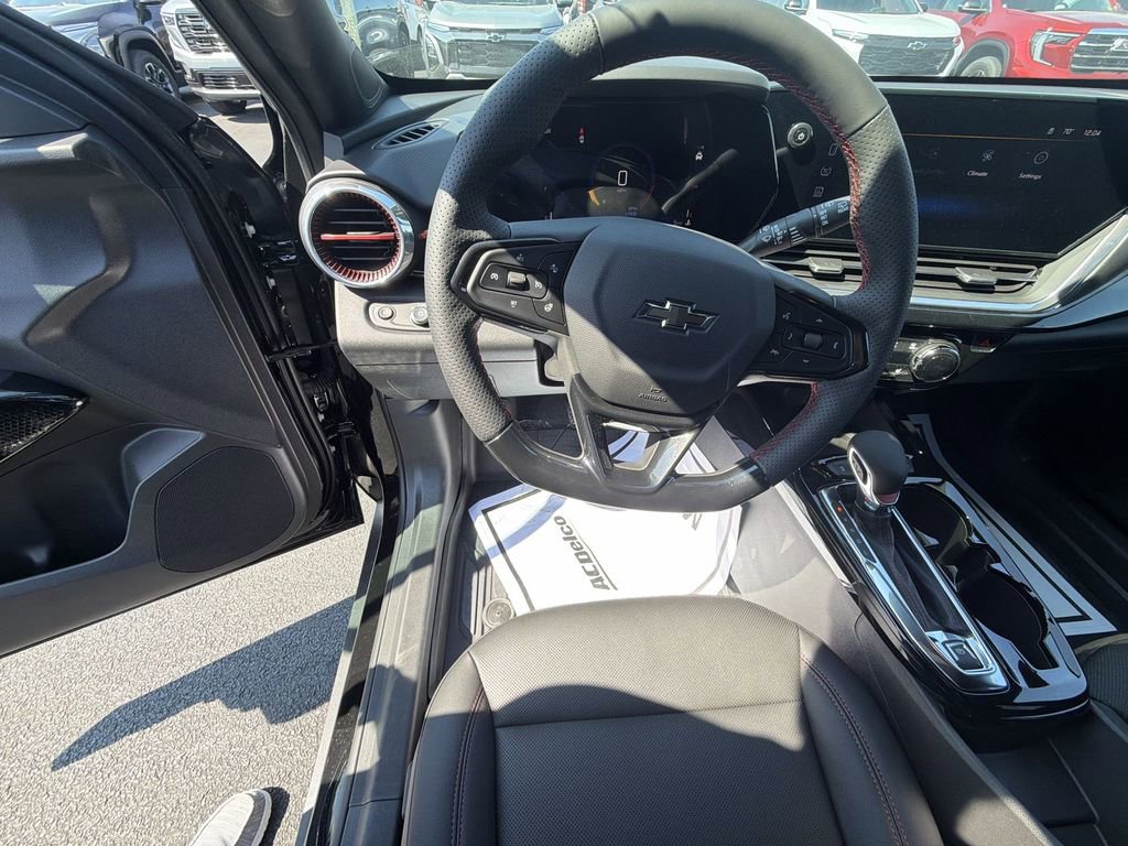 New 2026 Chevrolet Trax RS w/ Sunroof Package image 20