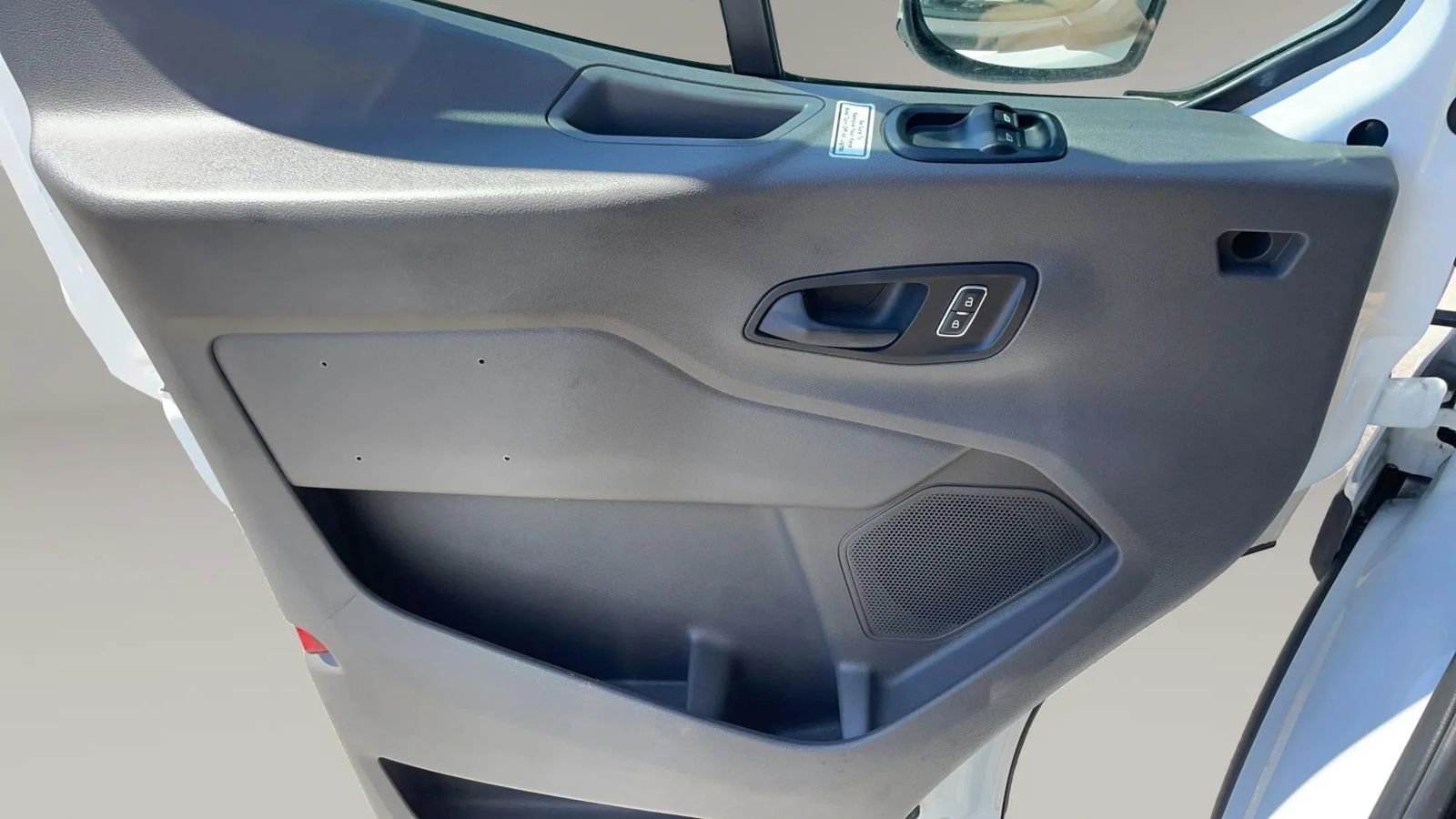 Used 2022 Ford E-Transit 148 High Roof w/ Load Area Protection Package RWD image 21