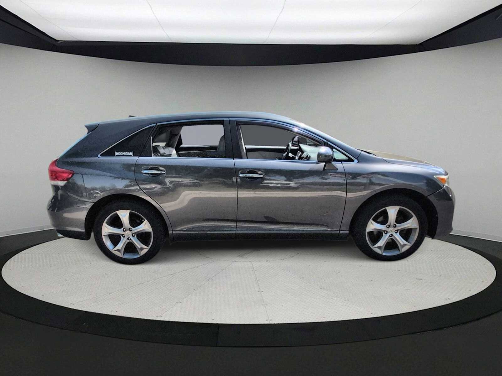 Used 2011 Toyota Venza AWD w/ Comfort Pkg image 9