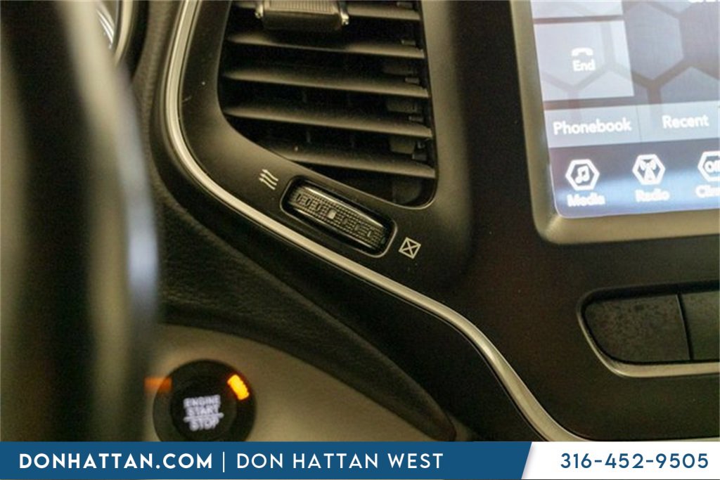 Used 2021 Jeep Cherokee Latitude Lux w/ Comfort/Convenience Group image 10