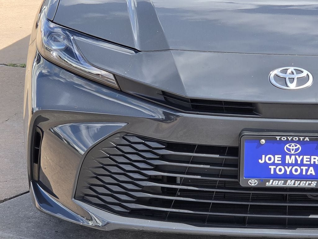 Used 2026 Toyota Camry LE FWD image 5