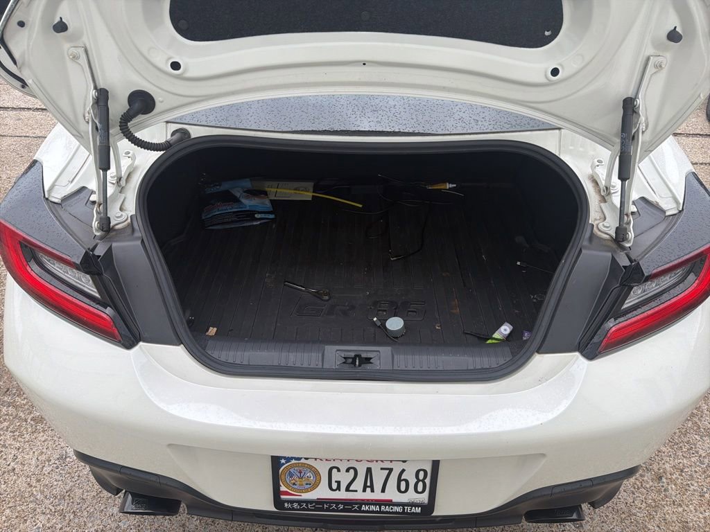 Used 2023 Toyota GR86 Premium w/ ALL Weather Mat Package (TMS) RWD image 9