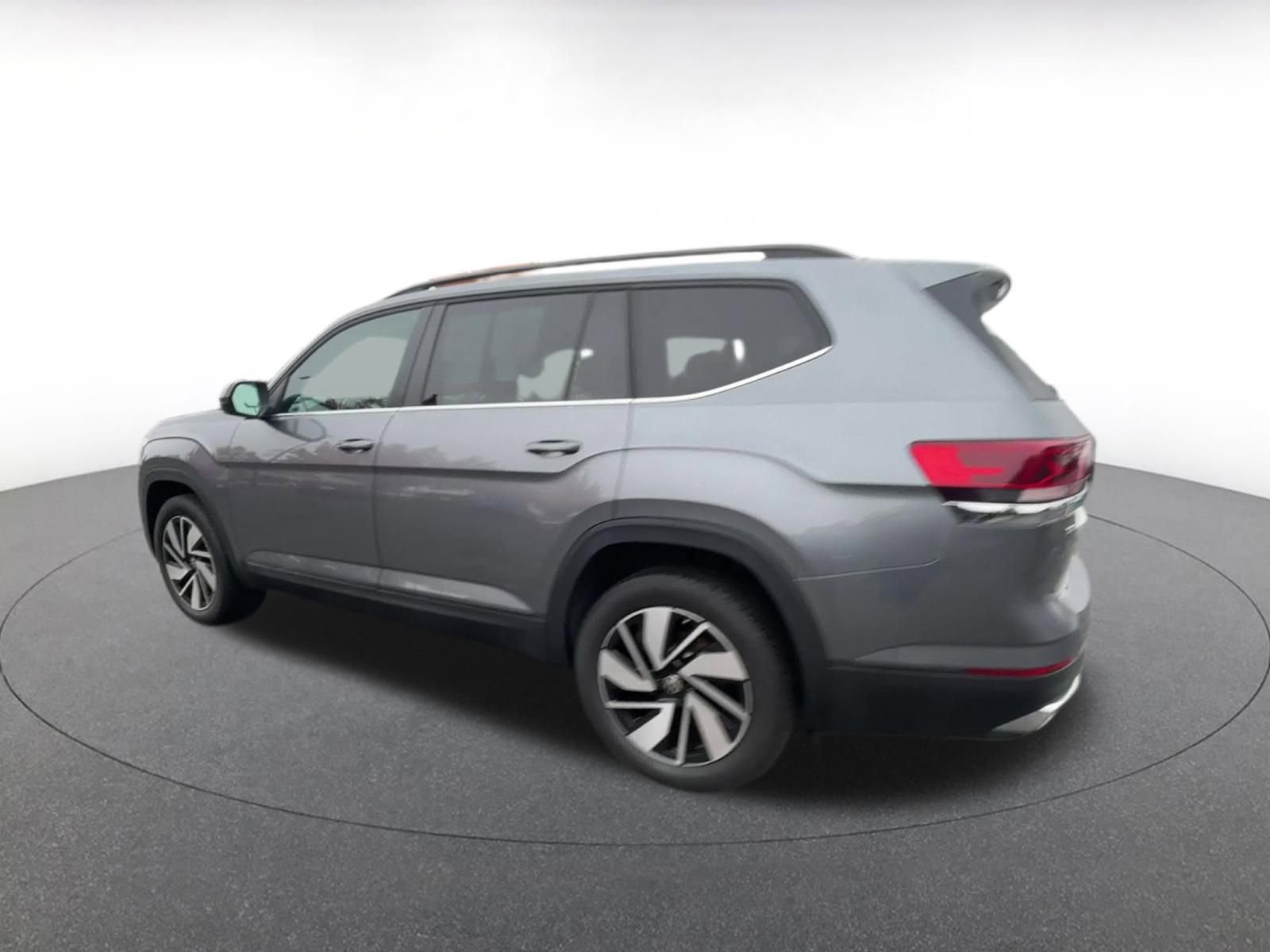 Used 2025 Volkswagen Atlas SE image 10