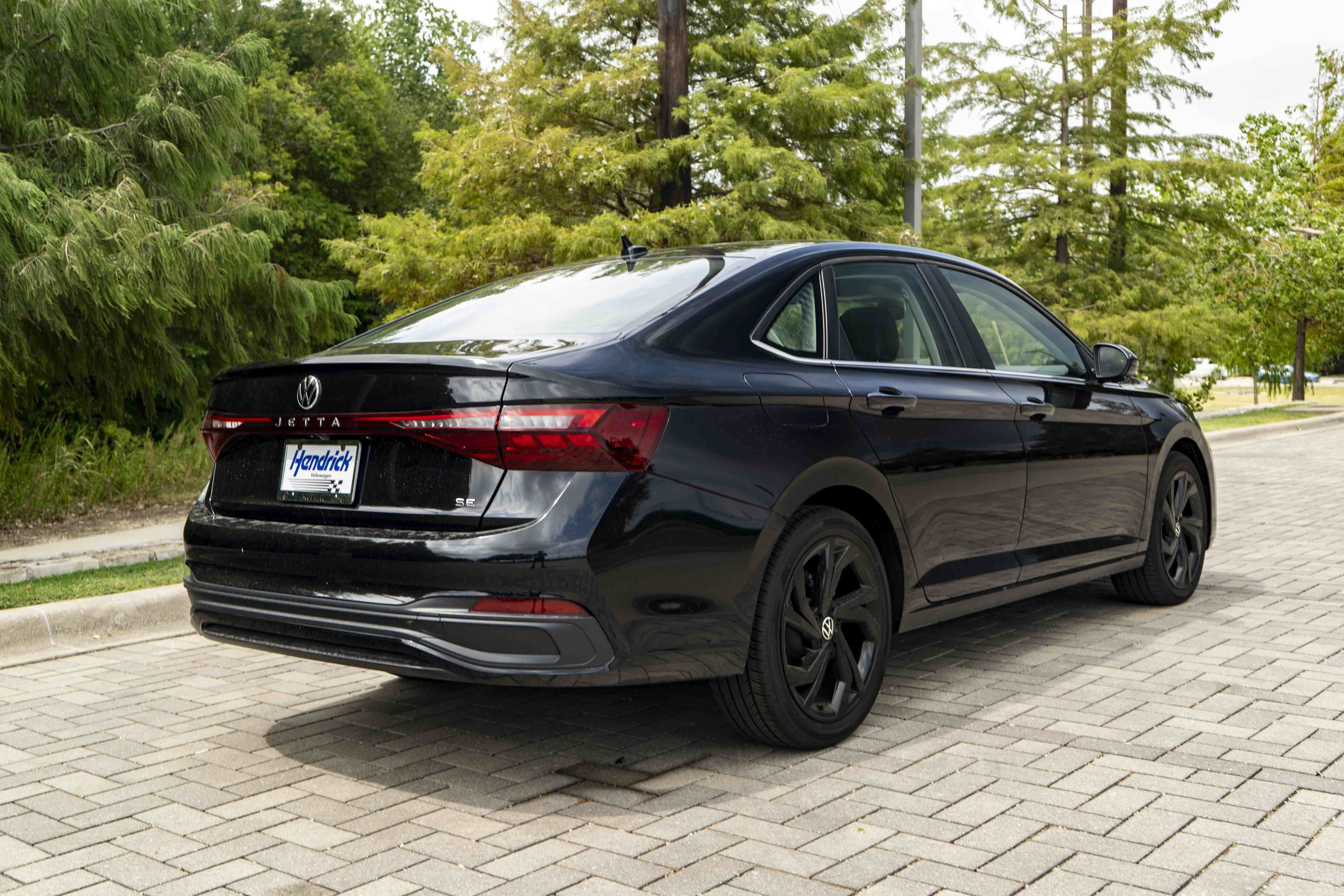 Certified 2026 Volkswagen Jetta SE w/ Black Wheel Package FWD image 8