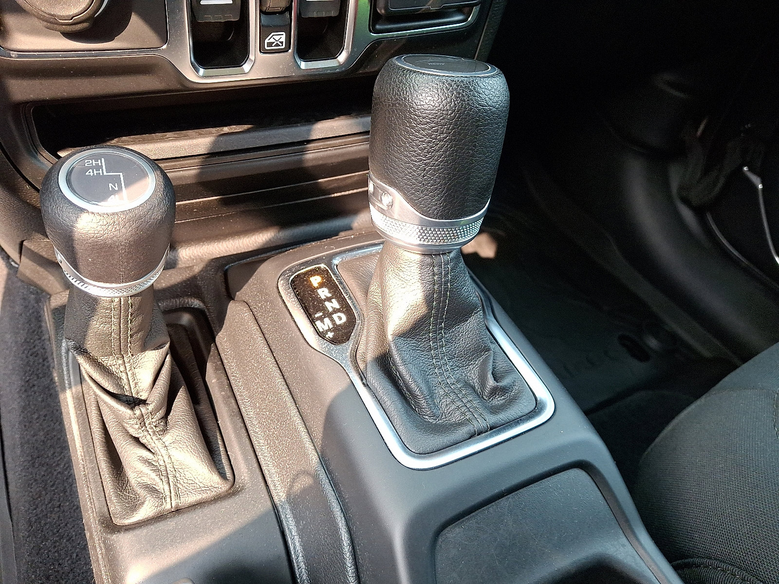 Certified 2021 Jeep Gladiator Willys image 15