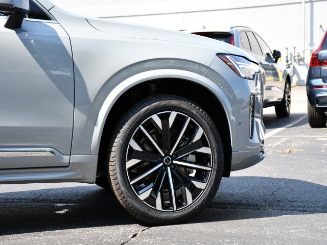 New 2026 Volvo XC90 B6 Plus w/ Protection Package Premier image 9