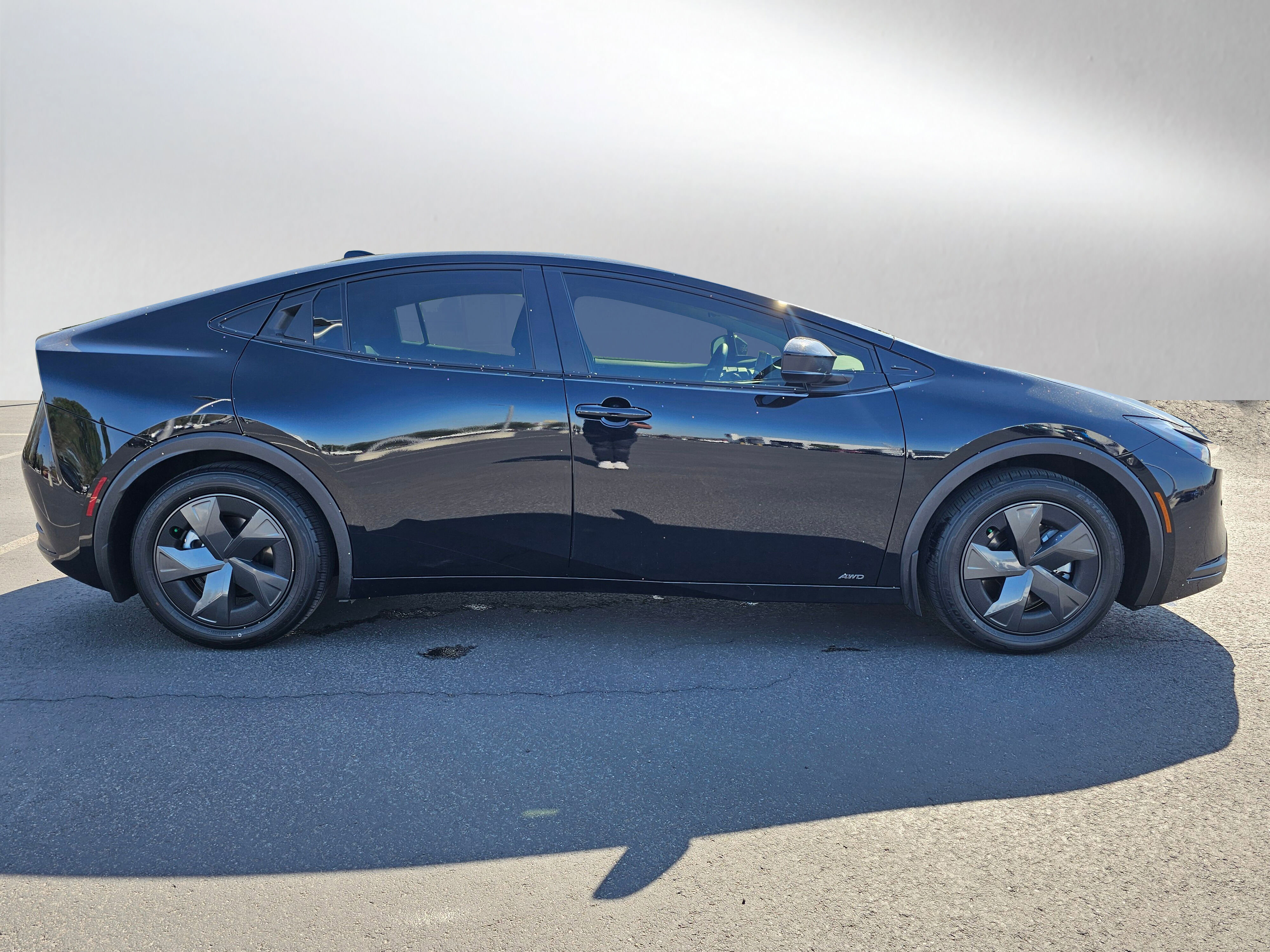 Used 2024 Toyota Prius LE image 35