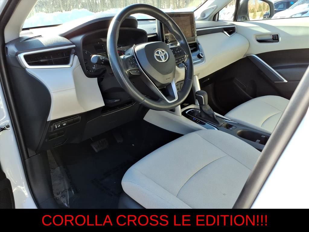 Used 2023 Toyota Corolla Cross LE w/ Moonroof Package image 14