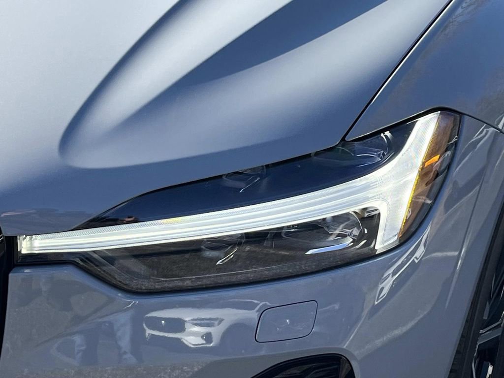 New 2026 Volvo XC60 B5 Core w/ Climate Package image 8