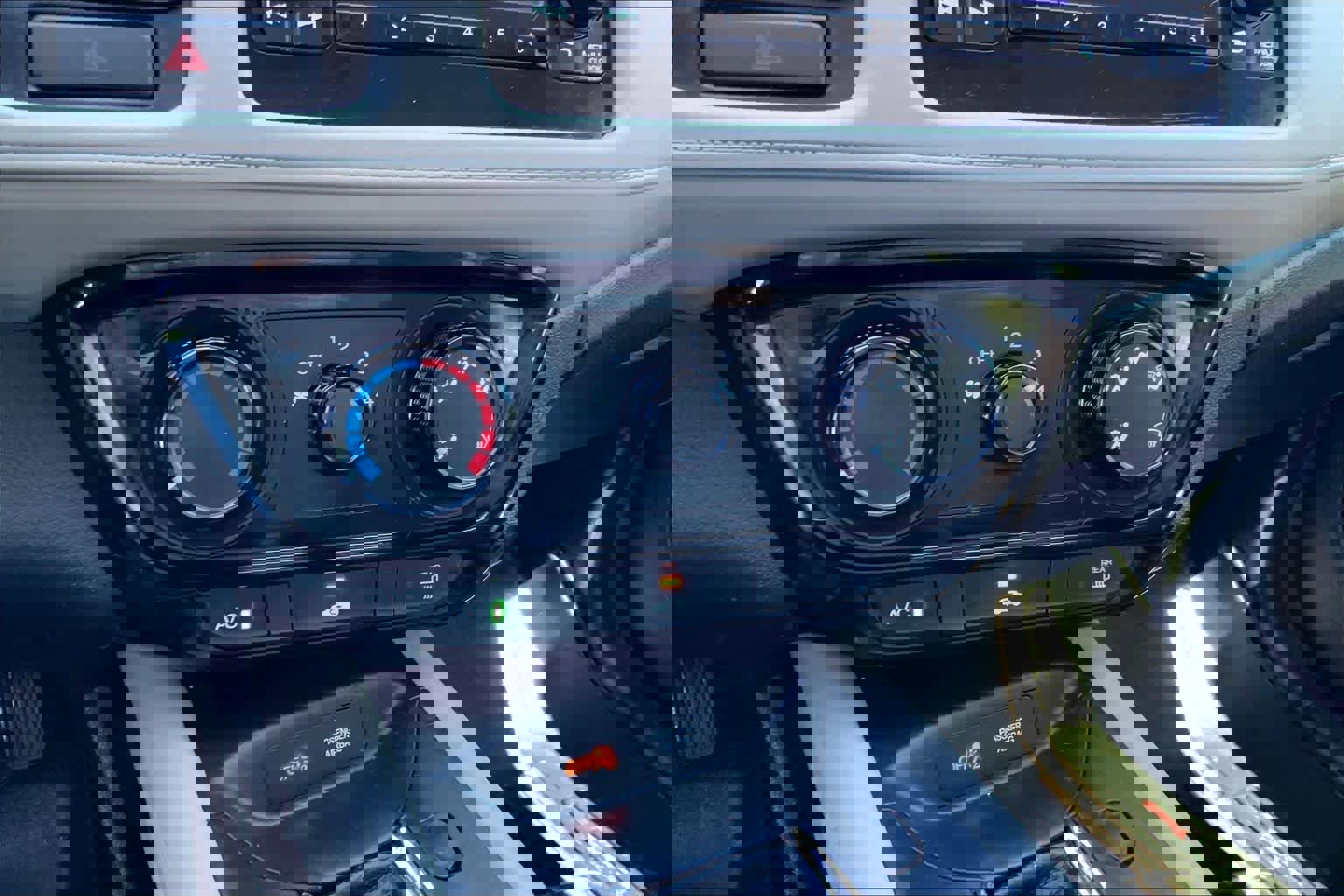 Used 2016 Honda HR-V LX image 30