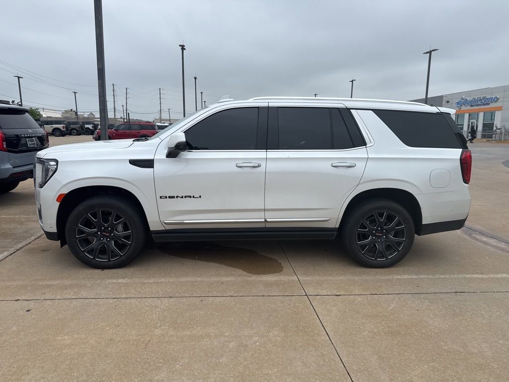 Used 2023 GMC Yukon Denali w/ Denali Reserve Package AWD/4WD image 3