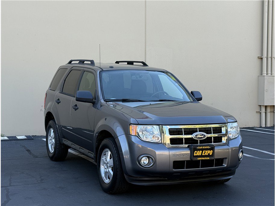 Used 2010 Ford Escape XLT image 1