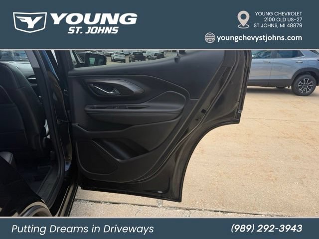 Used 2024 GMC Terrain SLT w/ LPO, Floor Liner Package AWD/4WD image 34