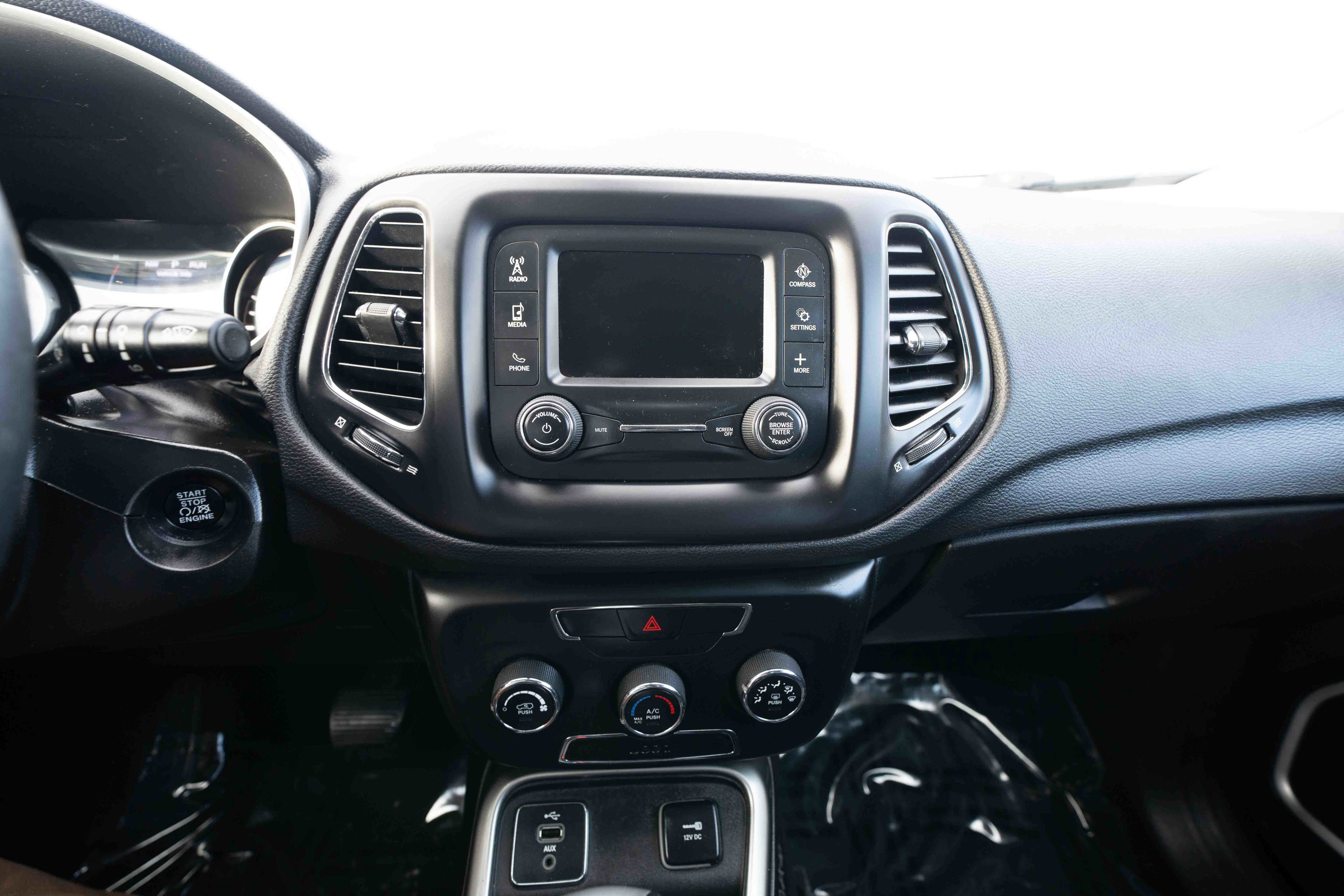 Used 2018 Jeep Compass Latitude image 17