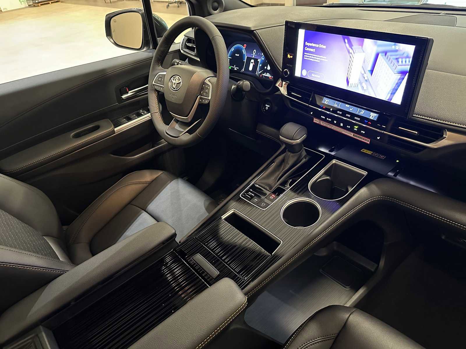 Certified 2026 Toyota Sienna XLE Woodland Edition image 29