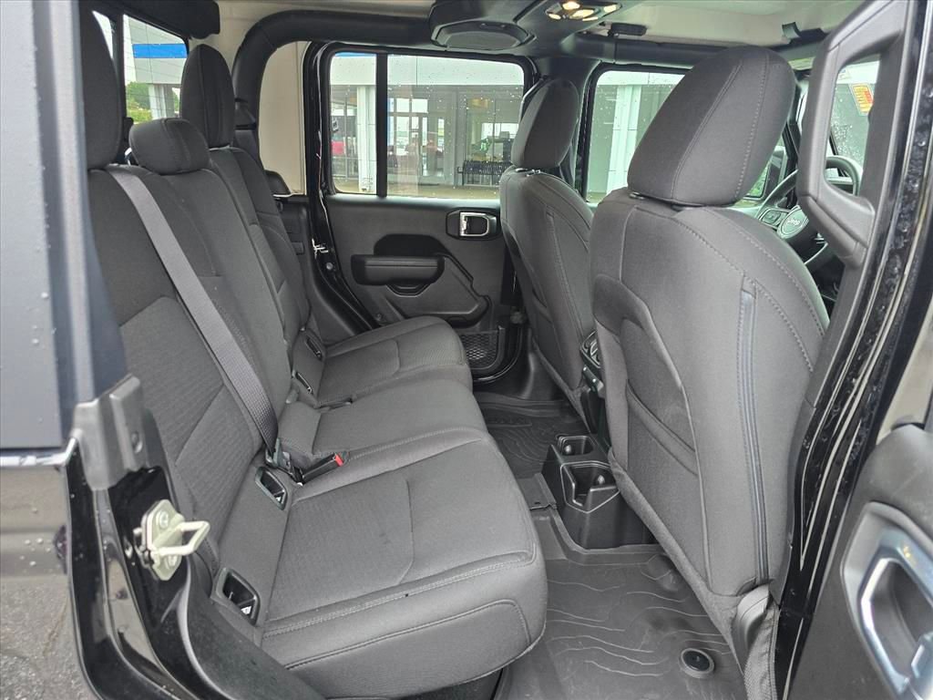 Used 2023 Jeep Gladiator Sport AWD/4WD image 13