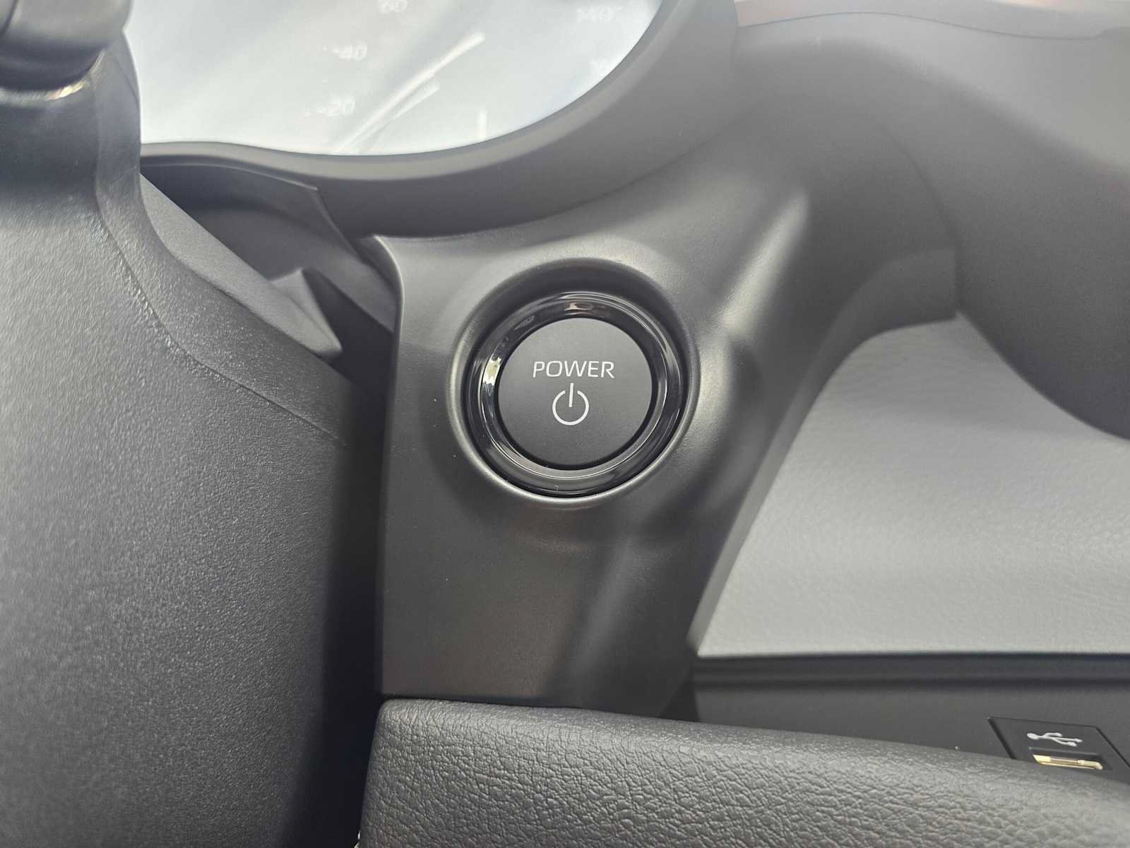New 2026 Toyota Sienna LE FWD image 13