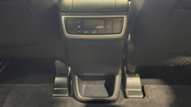 Used 2015 Toyota Highlander LE FWD image 17