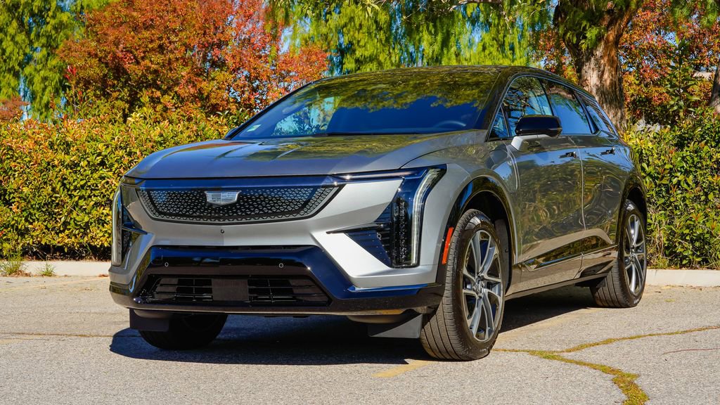 New 2026 Cadillac Optiq Sport 2 image 2