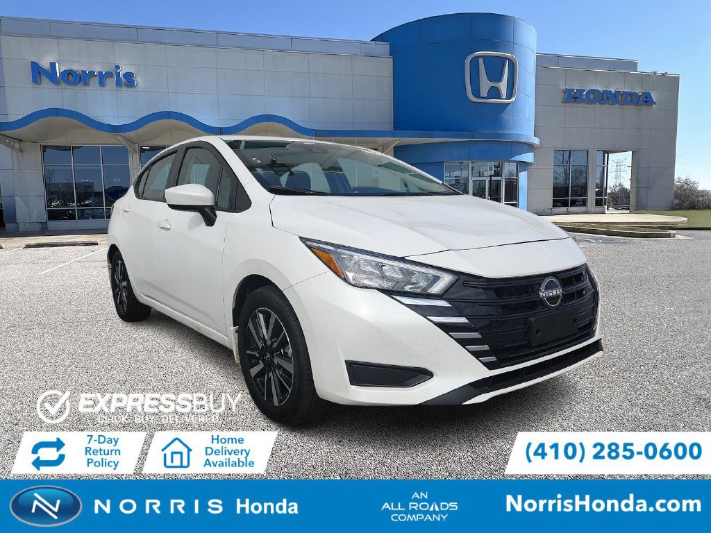 Used 2025 Nissan Versa SV w/ Trunk Package FWD image 1