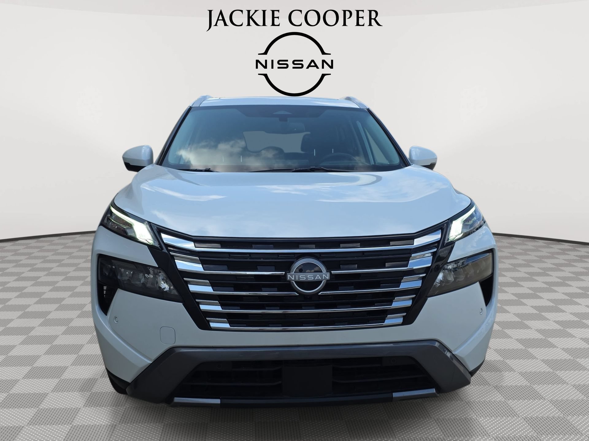 Used 2025 Nissan Rogue SL w/ SL Premium Package AWD/4WD image 2