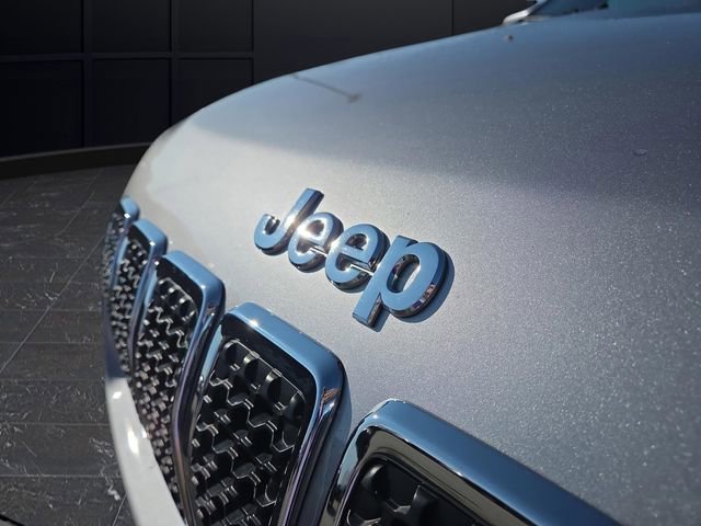 Used 2019 Jeep Cherokee Latitude Plus w/ Cold Weather Group image 38