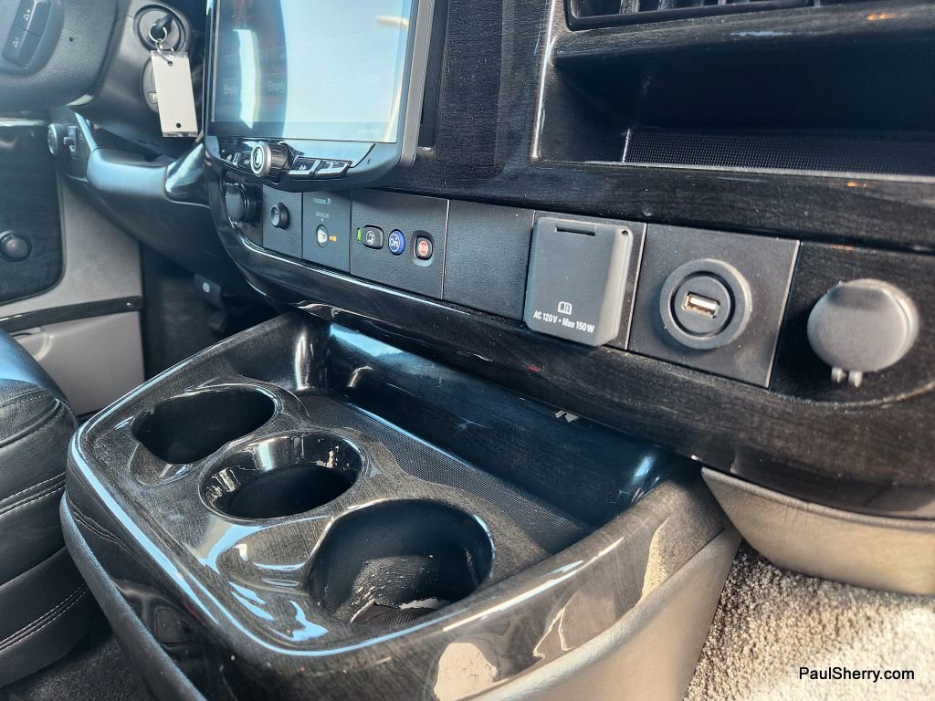 Used 2023 GMC Savana 2500 image 41