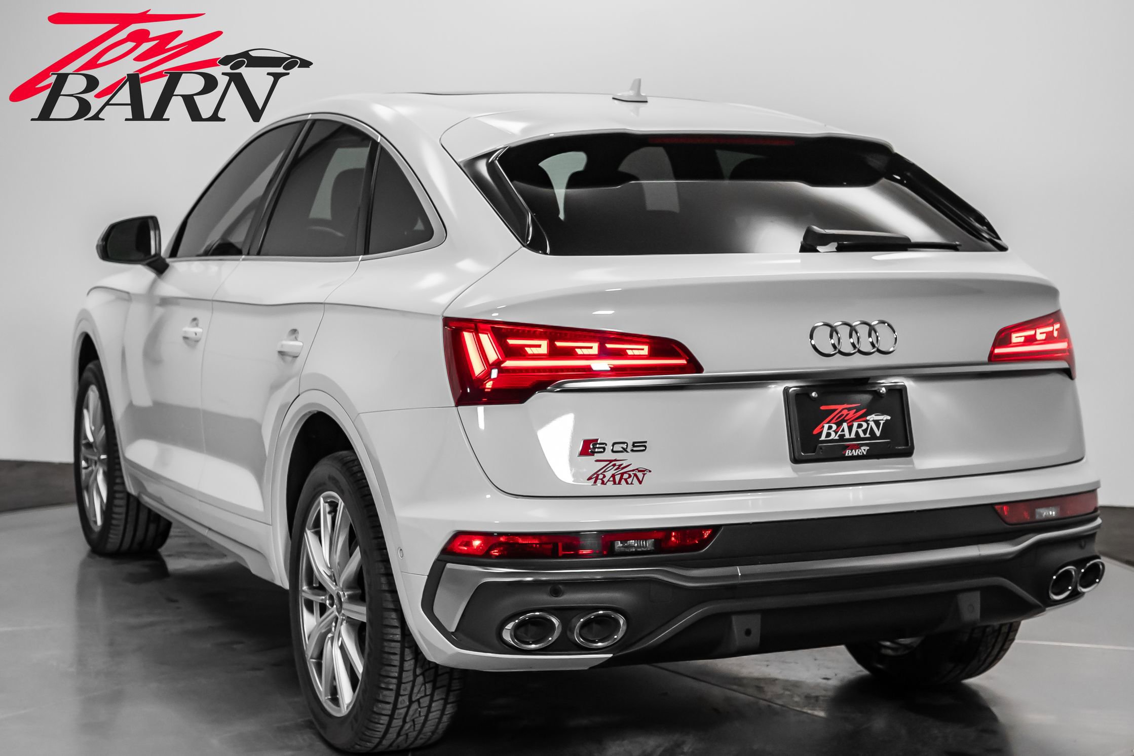 Used 2023 Audi SQ5 Prestige AWD/4WD image 12