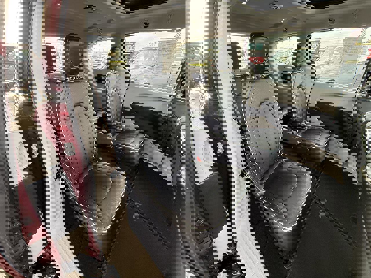 Used 2022 Chrysler Pacifica Limited w/ Uconnect Theater Family Group image 39