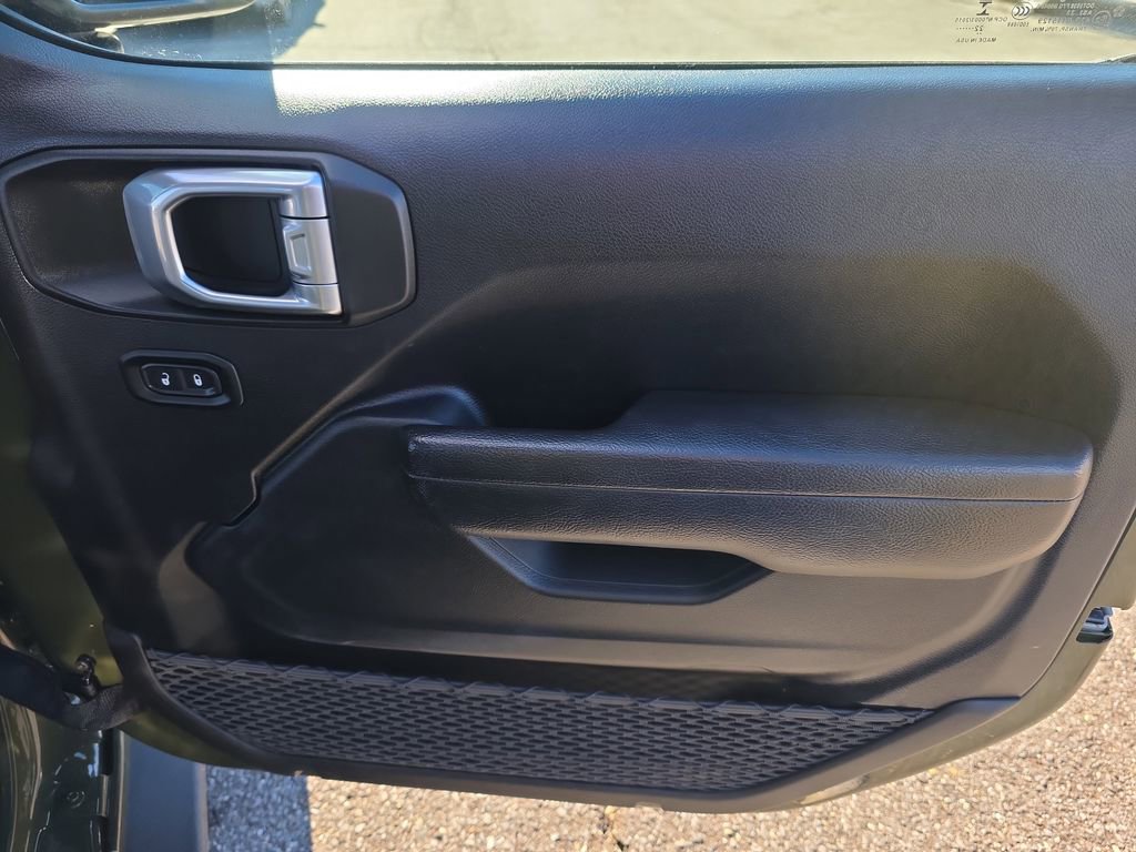 Used 2023 Jeep Wrangler Willys image 11