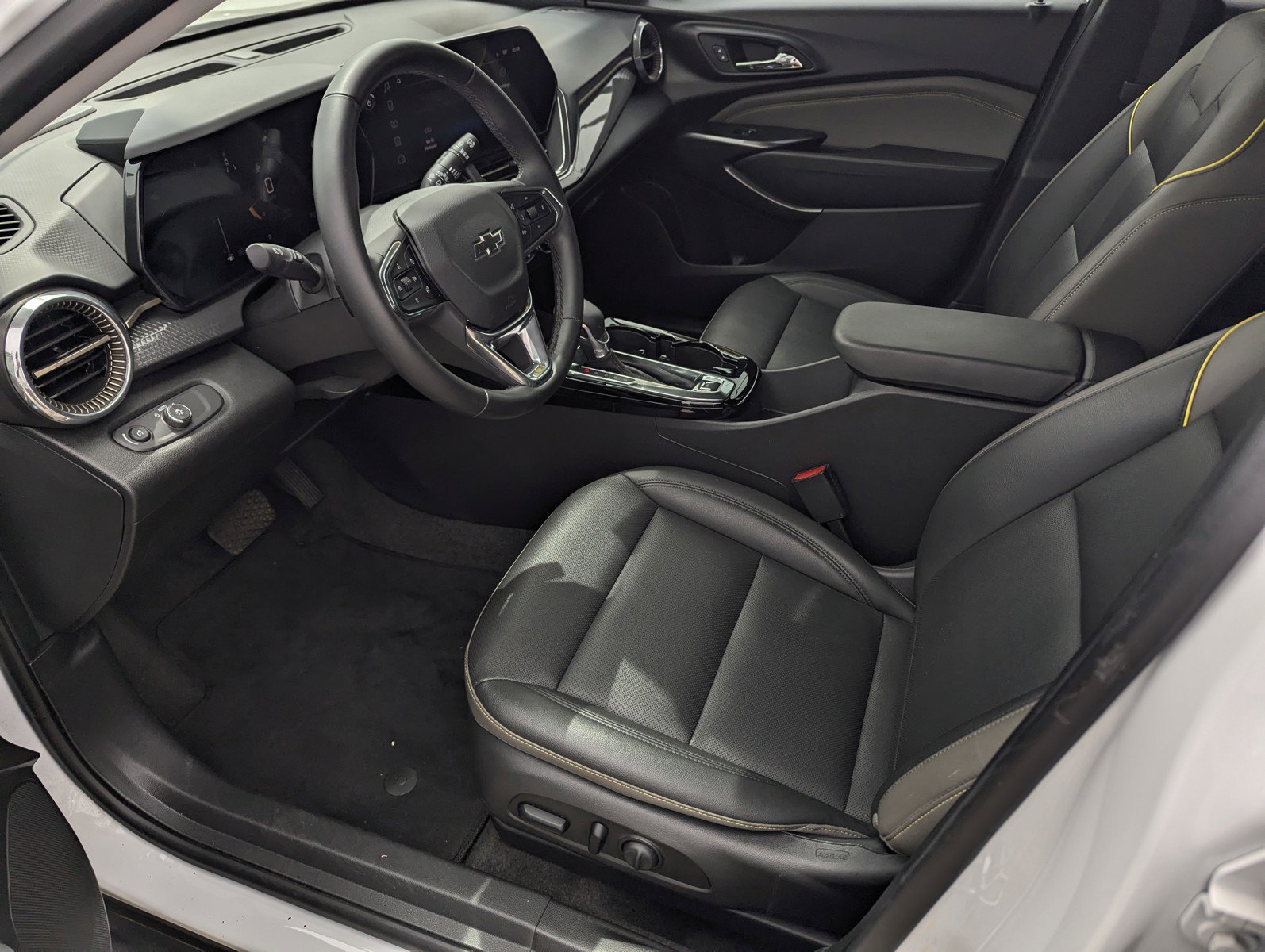 Used 2025 Chevrolet Trax ACTIV w/ Driver Confidence Package FWD image 9