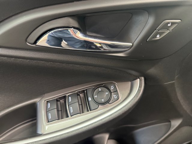 Used 2021 Chevrolet Malibu LS w/ Driver Confidence Package FWD image 28