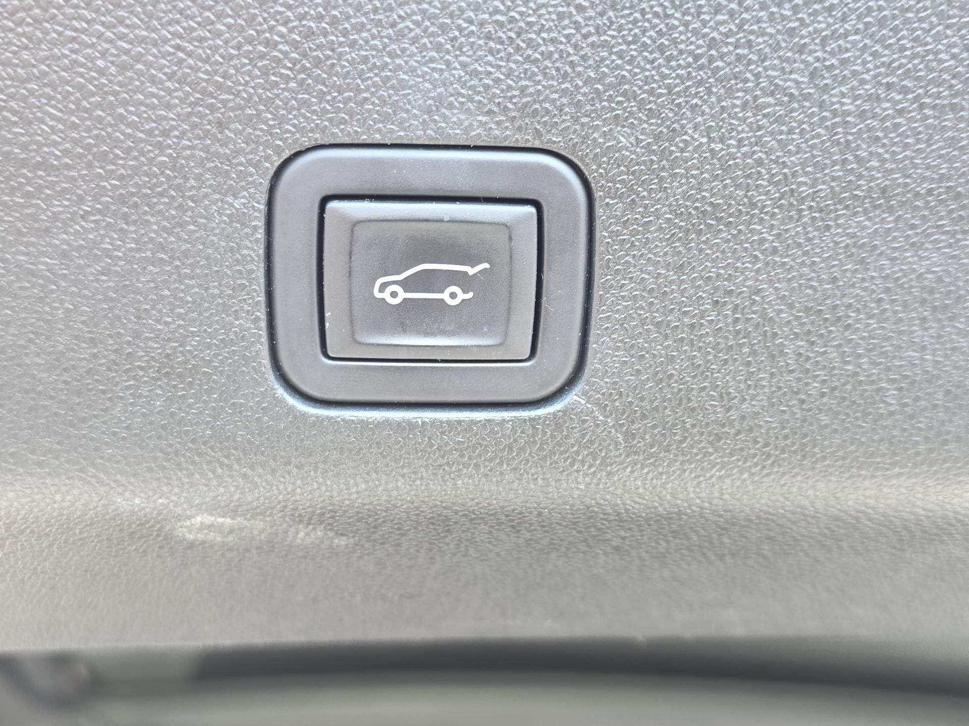 Used 2024 GMC Yukon XL Denali AWD/4WD image 13