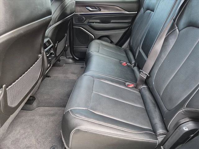 Used 2023 Jeep Grand Cherokee Overland AWD/4WD image 19