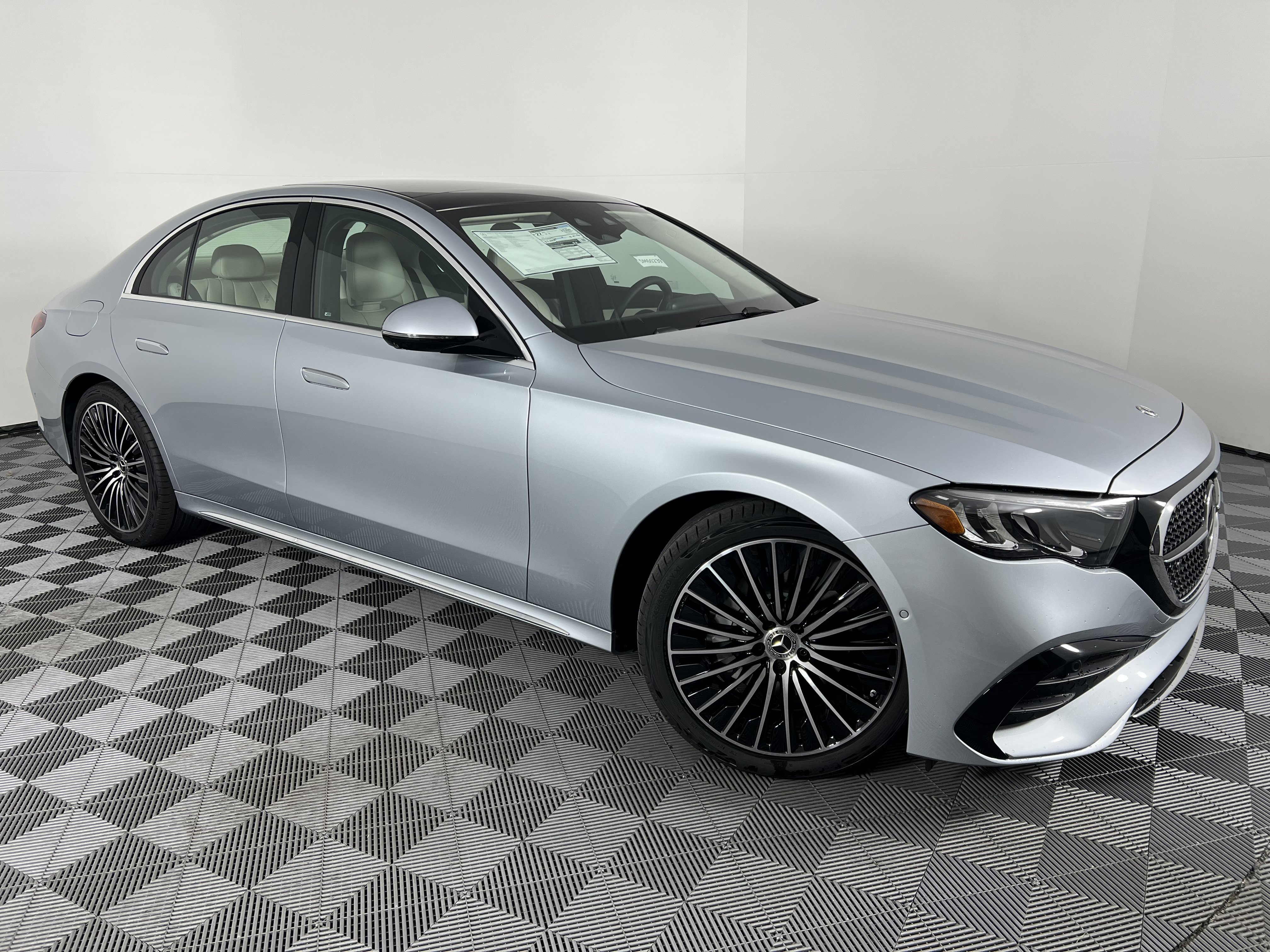 New 2026 Mercedes-Benz E 350 4MATIC Sedan image 2