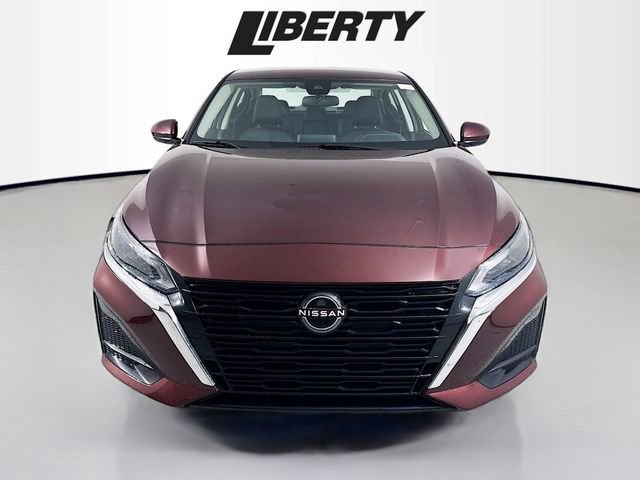 Used 2023 Nissan Altima 2.5 SV image 2