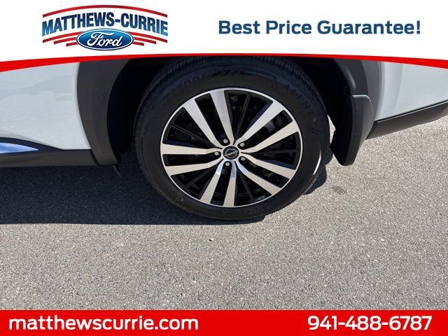 Used 2023 Nissan Pathfinder Platinum image 16