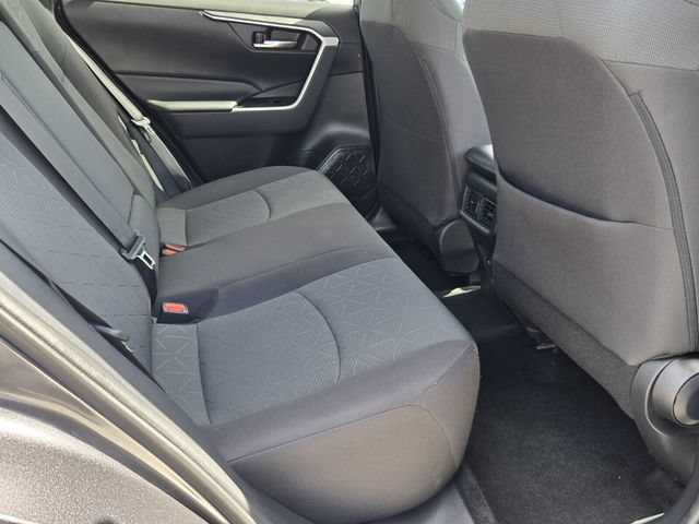 Used 2021 Toyota RAV4 XLE w/ Convenience Package FWD image 15