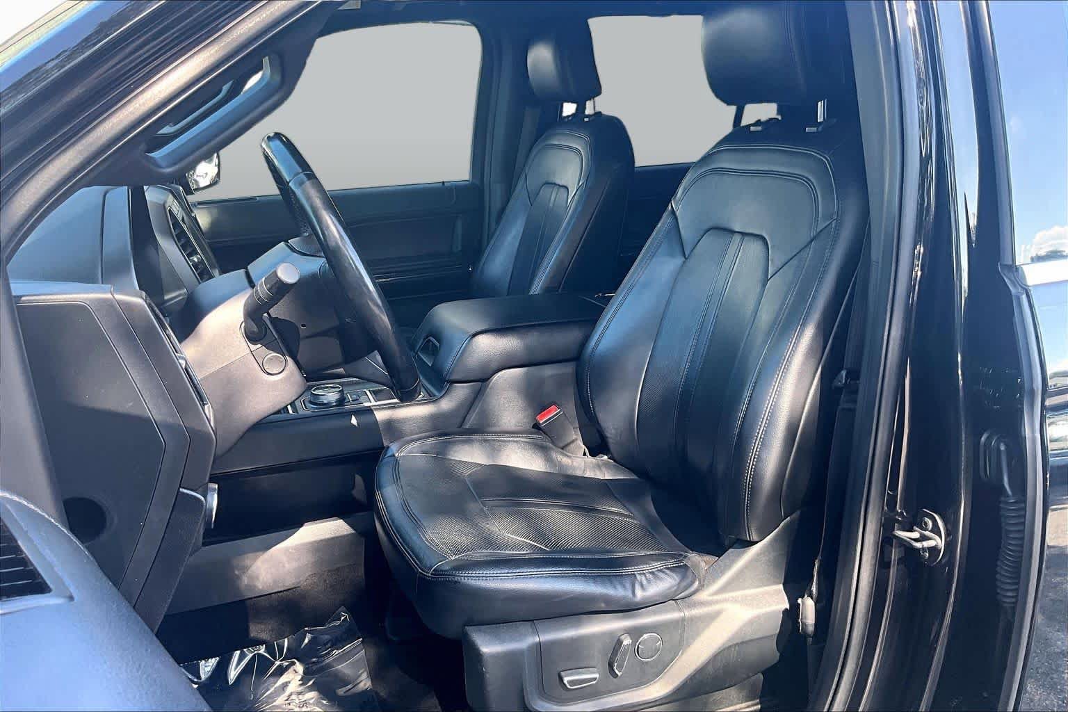 Used 2018 Ford Expedition Limited w/ Equipment Group 301A RWD image 9