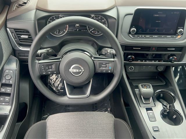 Used 2023 Nissan Rogue SV image 15